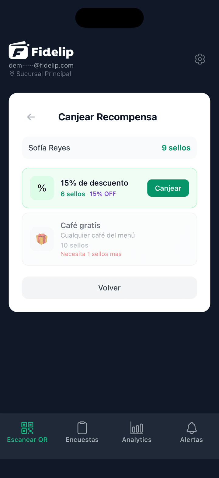 Catálogo de recompensas en la app de mostrador, con el premio alcanzable resaltado